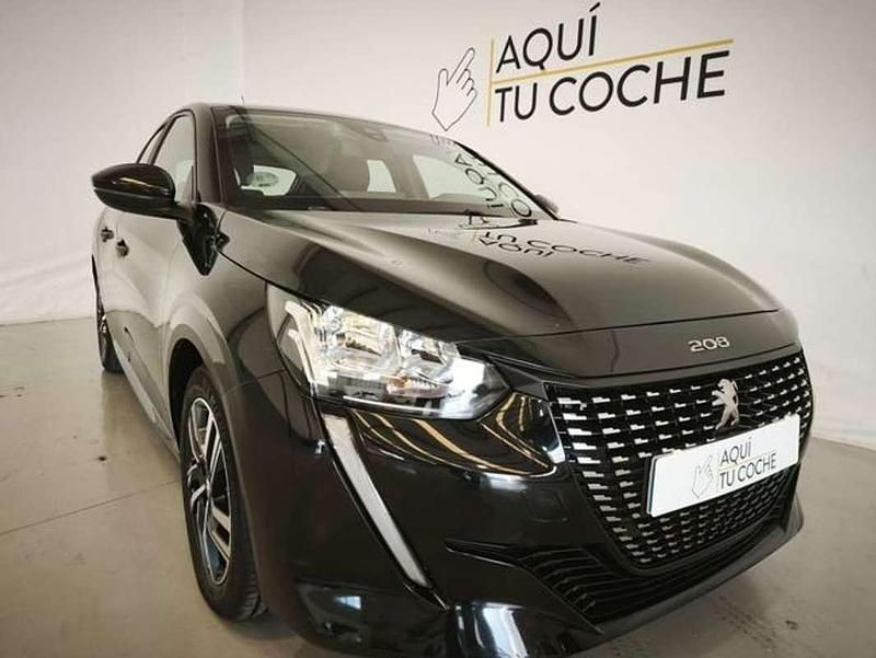 Usado Peugeot 208 Allure 102 CV (75 kW) 2023 Negro Utilitario