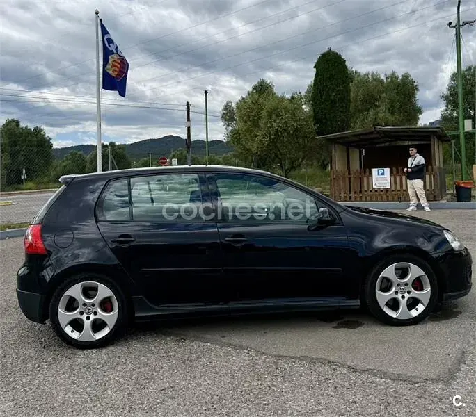 Usado VW Golf V GTI 200 CV (147 kW) 2007 Negro Berlina