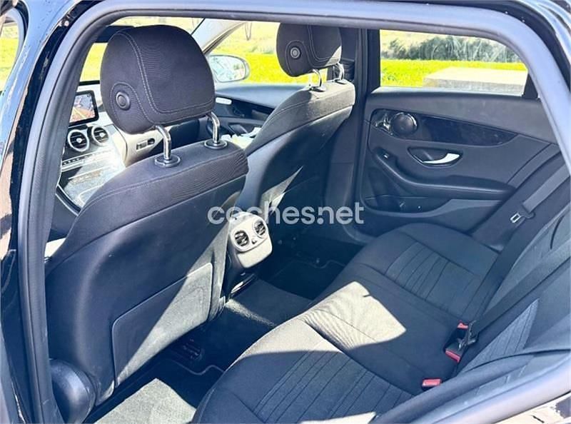 Usado Mercedes C200 150 CV (110 kW) 2018 Negro Familiar