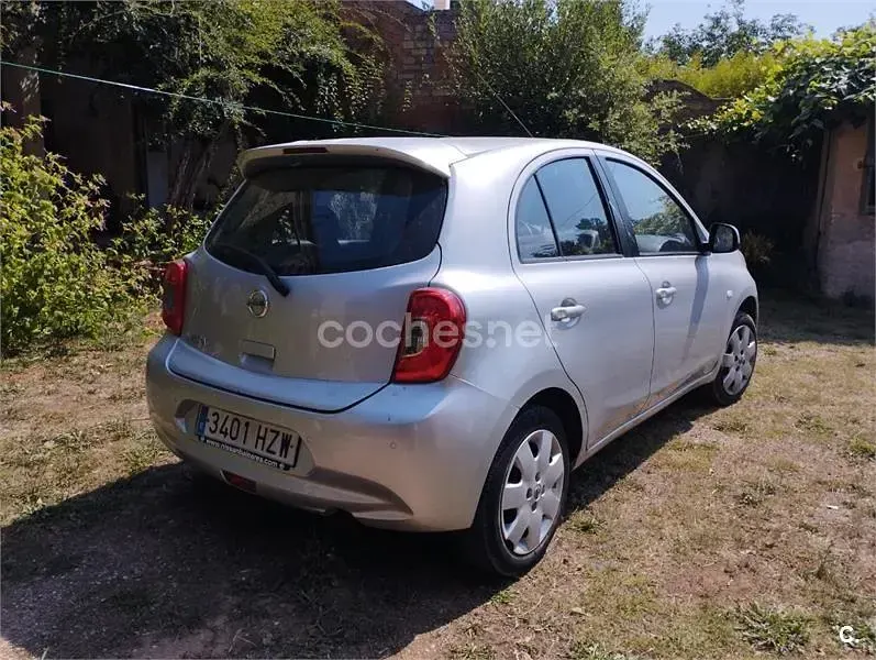 Usado Nissan Micra Acenta 80 CV (58 kW) 2014 Gris / plata Utilitario
