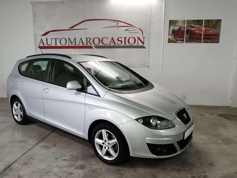 Usado Seat Altea XL Copa 105 CV (77 kW) 2012 Plateado Monovolumen