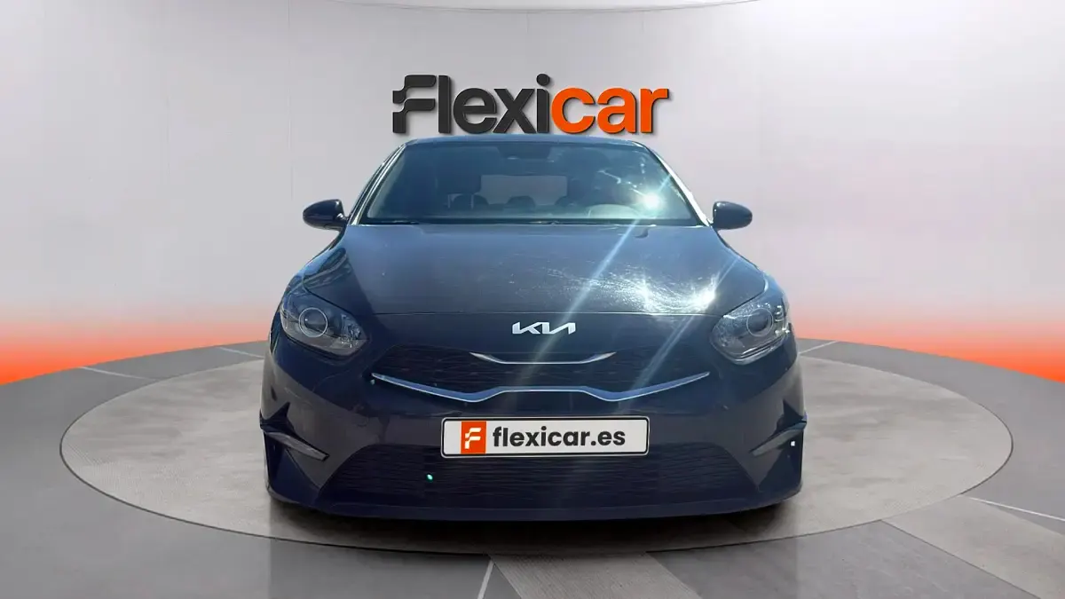 Usado Kia Ceed 136 CV (100 kW) 2023 Azul Utilitario