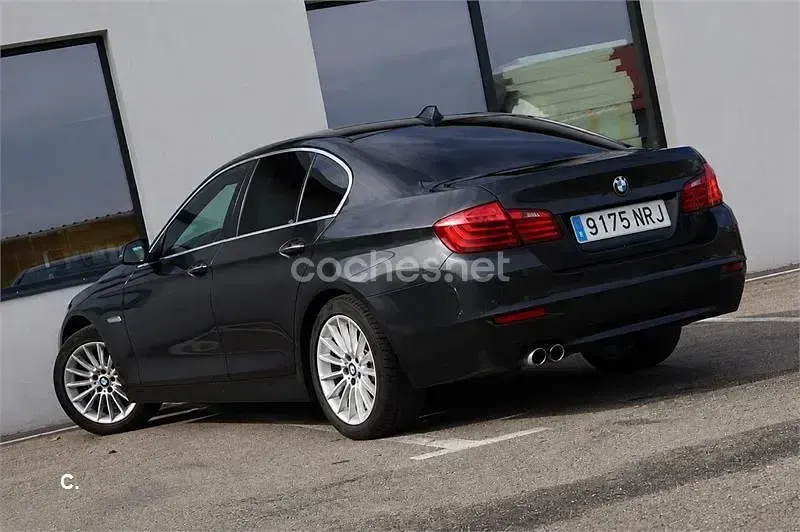 Usado BMW 520 Comfort Edition 190 CV (139 kW) 2015 Gris / plata Berlina