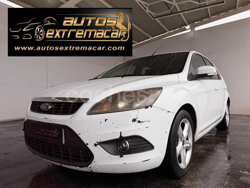 Usado Ford Focus Trend 109 CV (80 kW) 2009 Blanco Berlina
