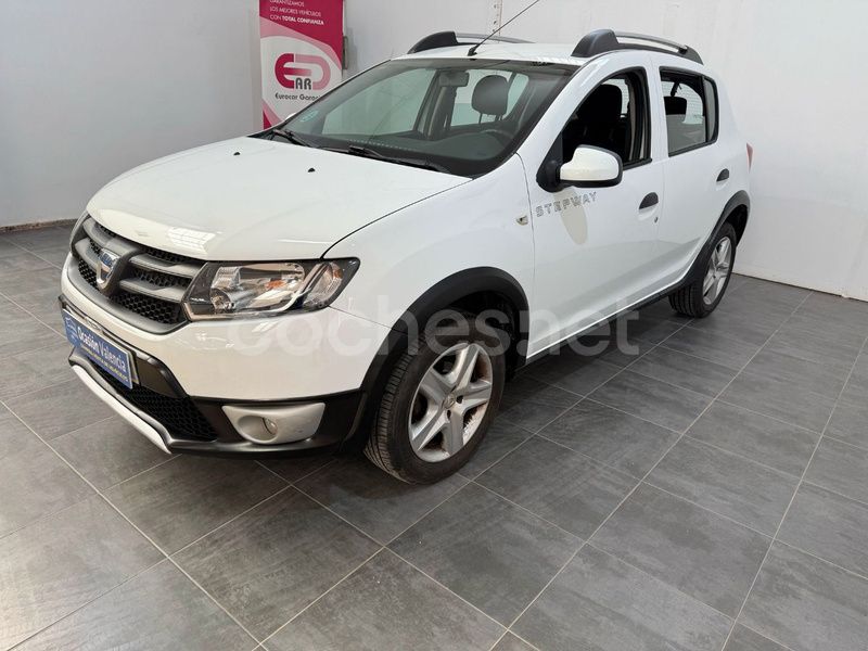 Blanco Usado 2015 Dacia Sandero Stepway Utilitario | 8299 € (Precio justo) - Imagen 1/4
