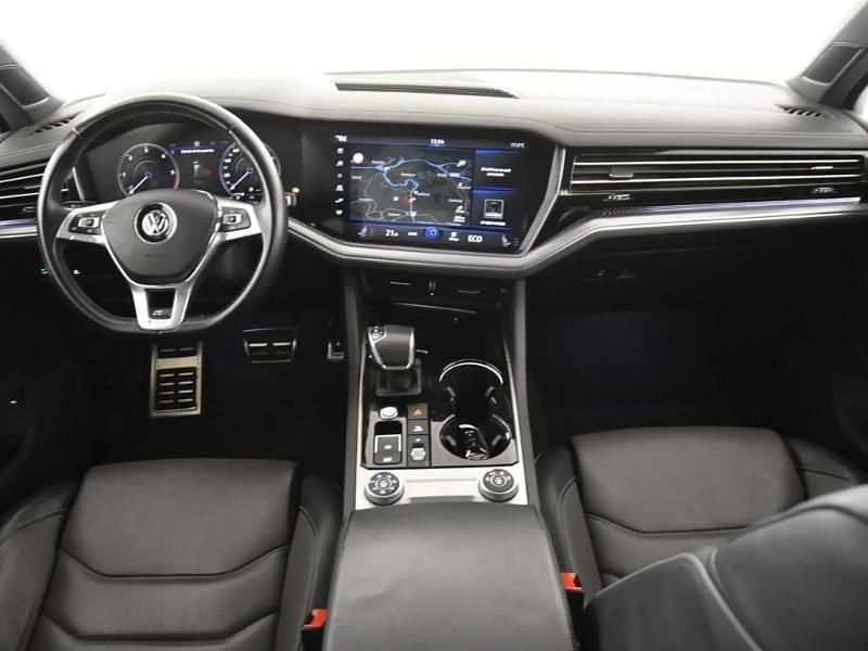 Usado VW Touareg R-line 285 CV (209 kW) 2020 Gris/plata SUV