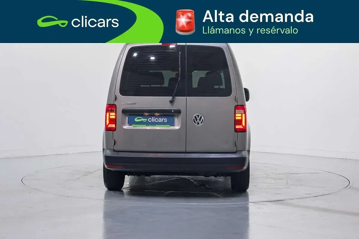 Usado VW Caddy 102 CV (75 kW) 2019 Naranja Monovolumen