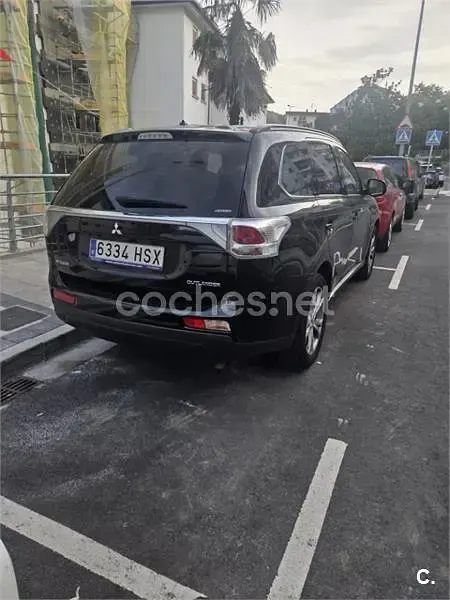 Usado Mitsubishi Outlander 150 CV (110 kW) 2013 Negro SUV