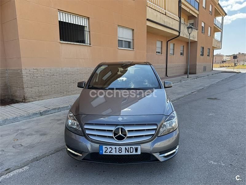 Gris / plata Usado 2012 Mercedes B200 Monovolumen | 10.499 € (Precio justo) - Imagen 1/2