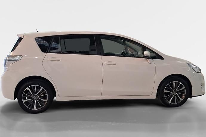 Usado Toyota Verso Advance 147 CV (108 kW) 2016 Blanco Monovolumen