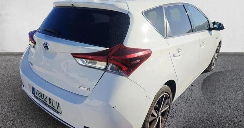 Używany Toyota Auris Hybrid Edition 136 KM (100 kW) 2018