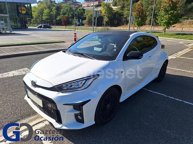 Blanco Usado 2023 Toyota Yaris Berlina | 36.000 € (Precio justo) - Imagen 1/4