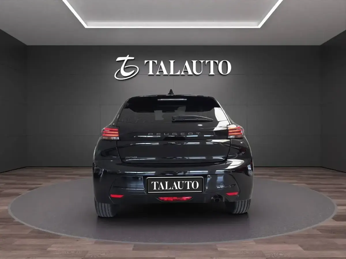 Nuevo Peugeot 208 Allure 100 CV (73 kW) 2025 Negro Utilitario