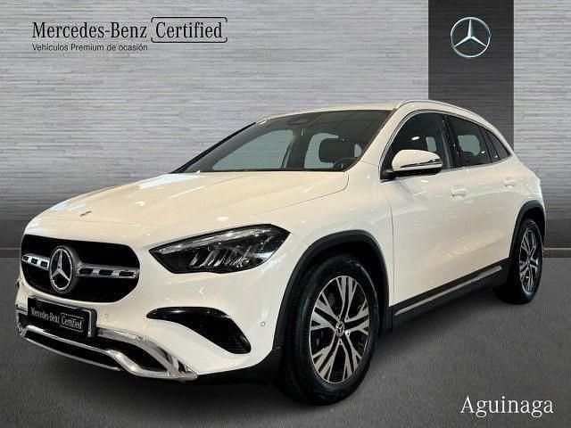 Usado Mercedes GLA200 163 CV (119 kW) 2024 Blanco polar SUV