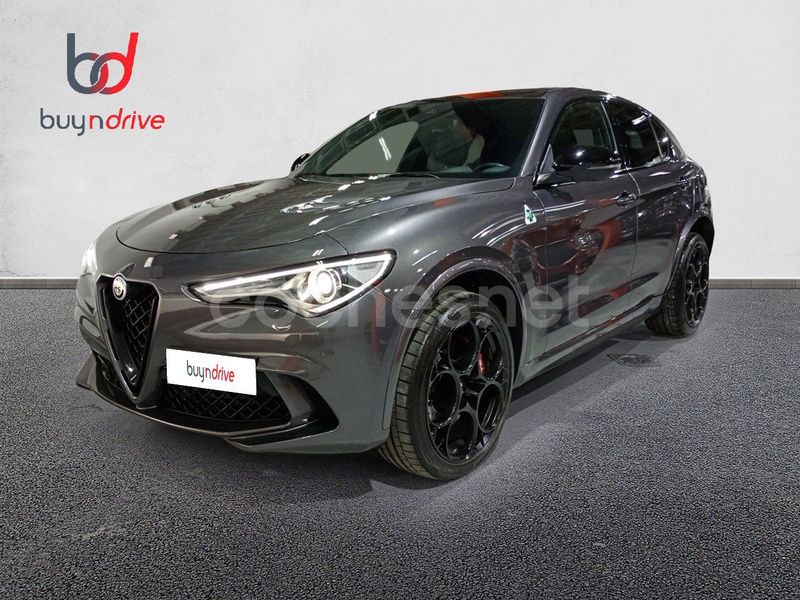 Gris / plata Usado 2022 Alfa Romeo Stelvio Quadrifoglio SUV | 91.990 € - Imagen 1/4