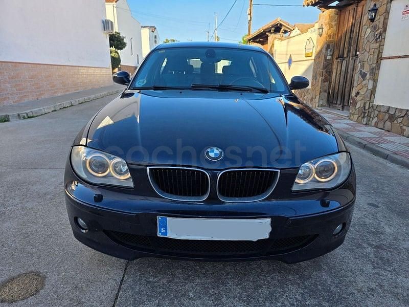 Begagnad BMW 118 122 HK (89 kW) 2006 Blå Halvkombi