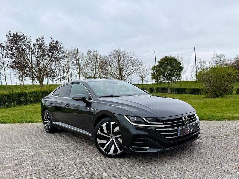Usado VW Arteon R-line 150 CV (110 kW) 2023 Gris / plata Berlina