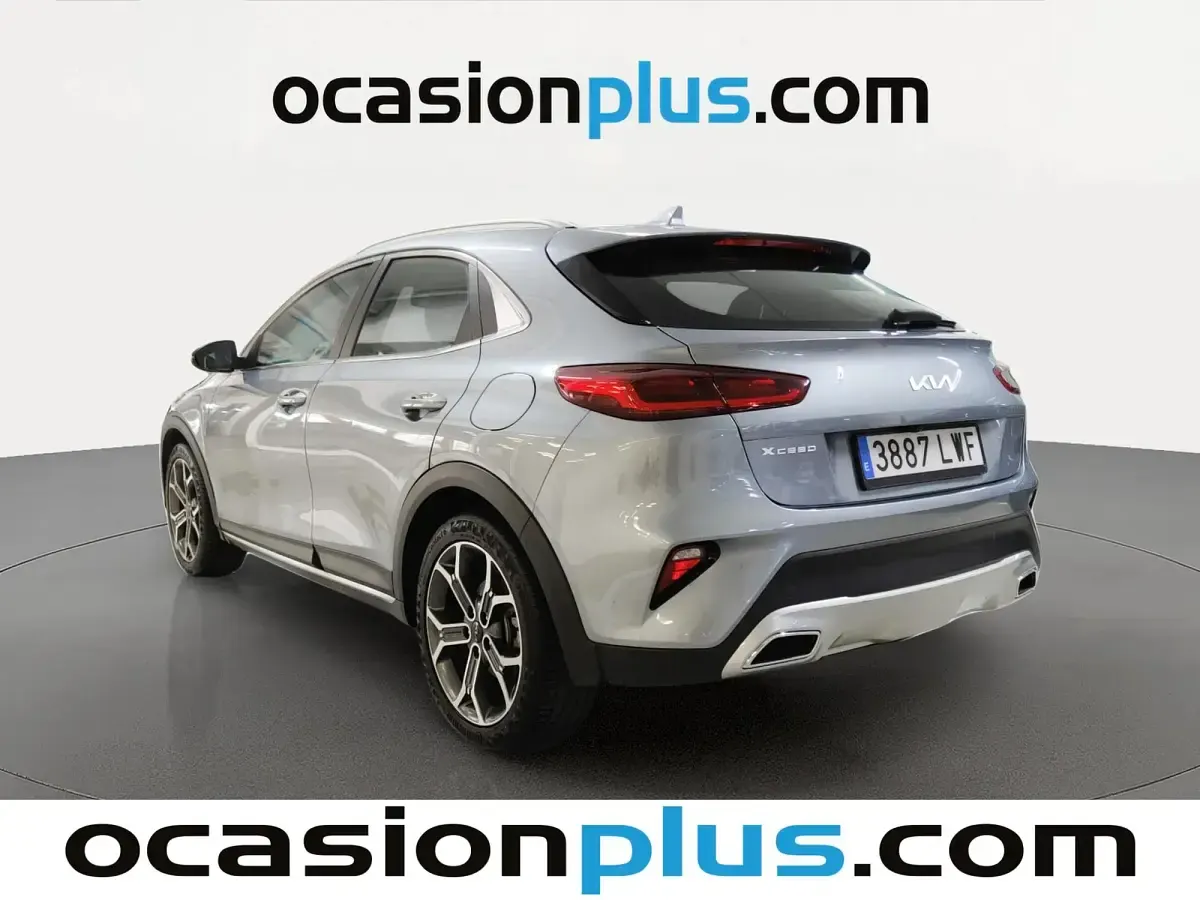 Usado Kia XCeed 120 CV (88 kW) 2022 Gris plata SUV