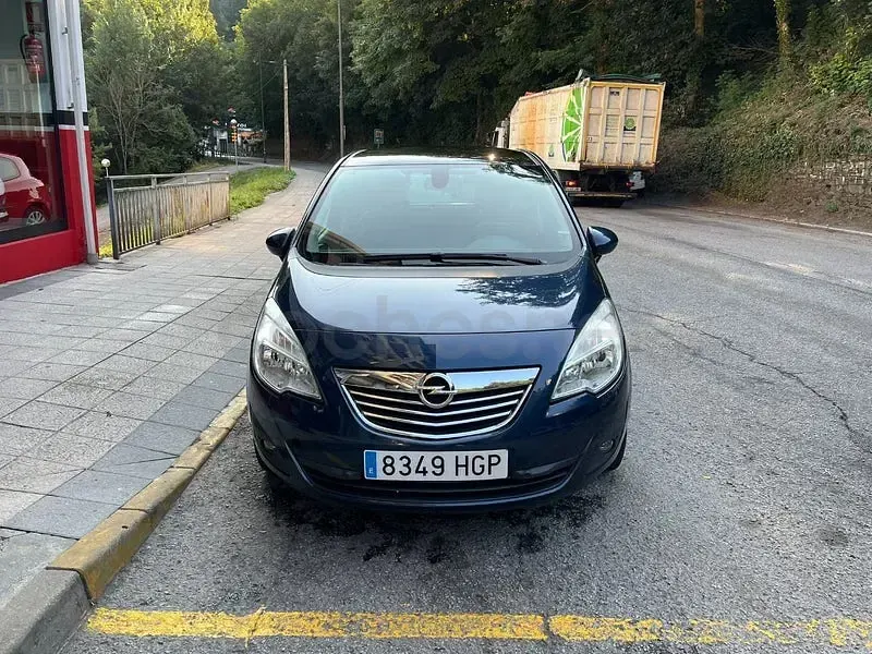 Usado Opel Meriva Cosmo 110 CV (80 kW) 2011 Azul Monovolumen