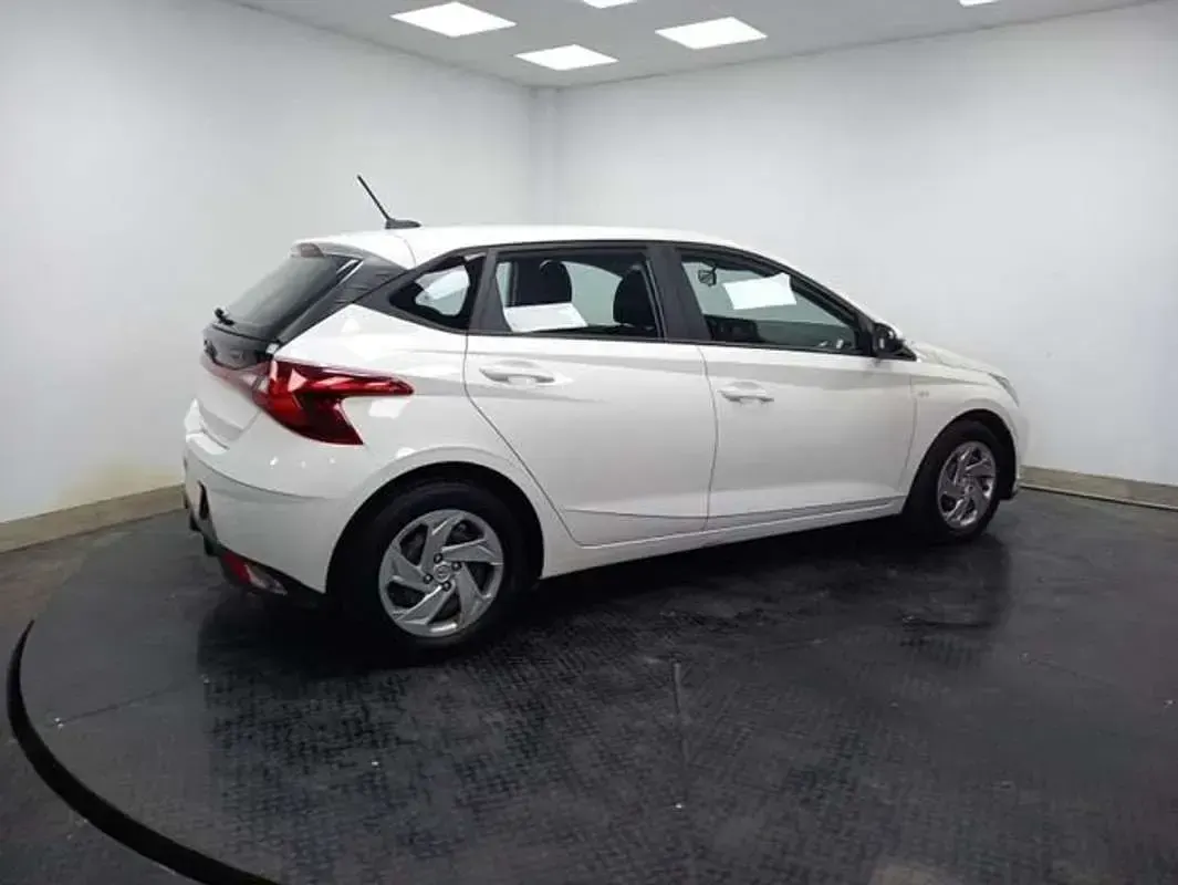 Usado Hyundai i20 101 CV (74 kW) 2021 Blanco Utilitario