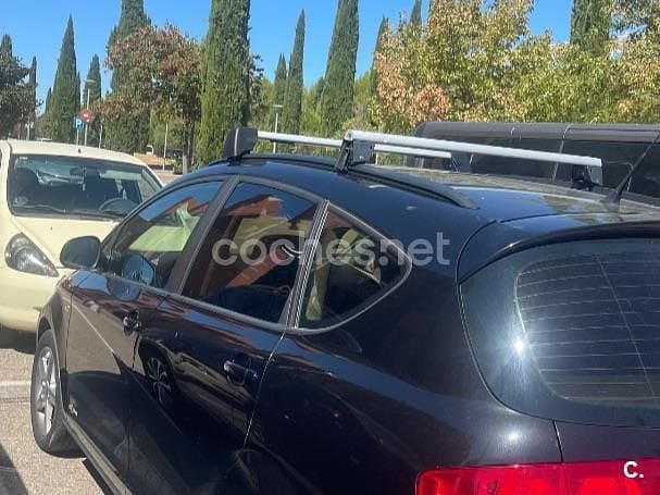 Usado Seat Altea XL Reference 105 CV (77 kW) 2013 Negro Monovolumen