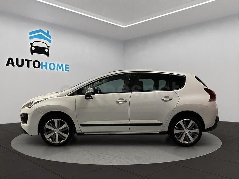 Usado Peugeot 3008 Style 120 CV (88 kW) 2015 Blanco Familiar