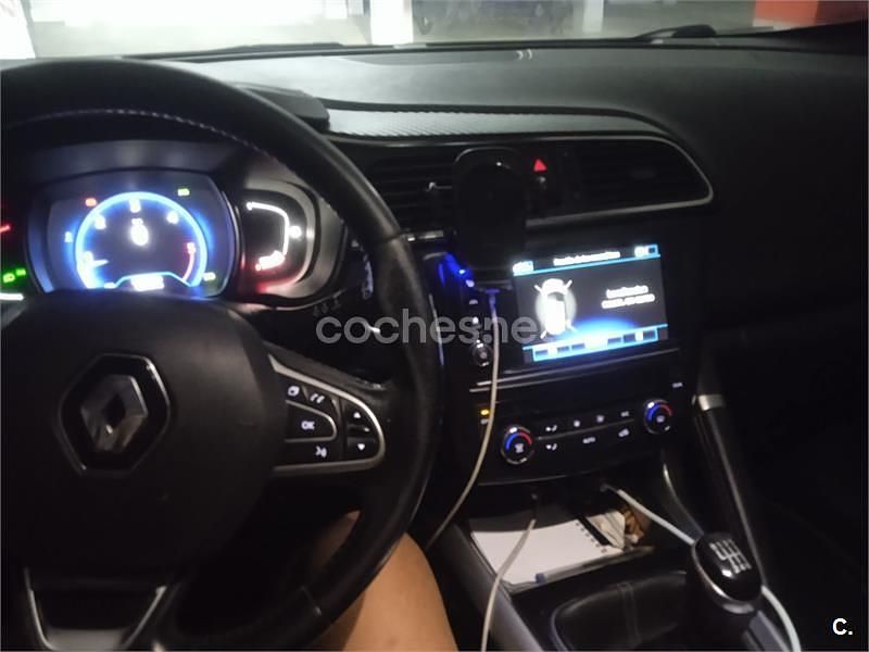 Usado Renault Kadjar Zen 130 CV (95 kW) 2017 Negro SUV