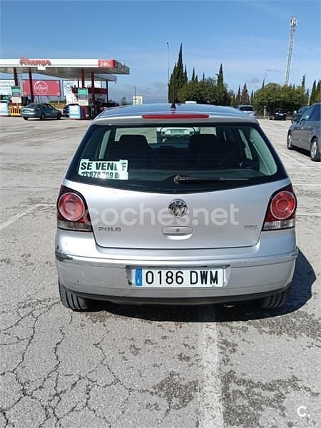Usado VW Polo Edition 70 CV (51 kW) 2006 Gris / plata Utilitario