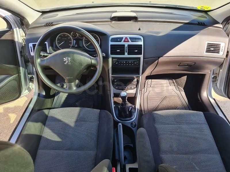 Usado Peugeot 307 110 CV (80 kW) 2005 Gris / plata Familiar