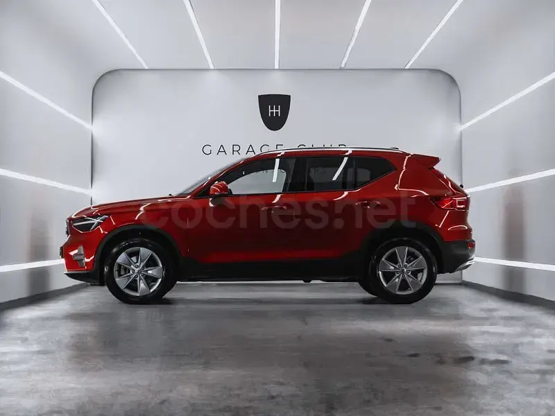 Usado Volvo XC40 Core 197 CV (144 kW) 2024 Granate SUV