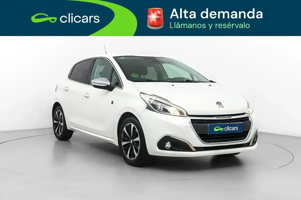 Usado Peugeot 208 Active 82 CV (60 kW) 2019 Blanco Utilitario