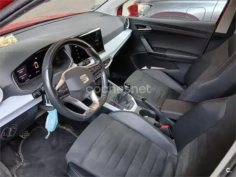 Usado Seat Arona Xperience 110 CV (80 kW) 2023 Rojo SUV