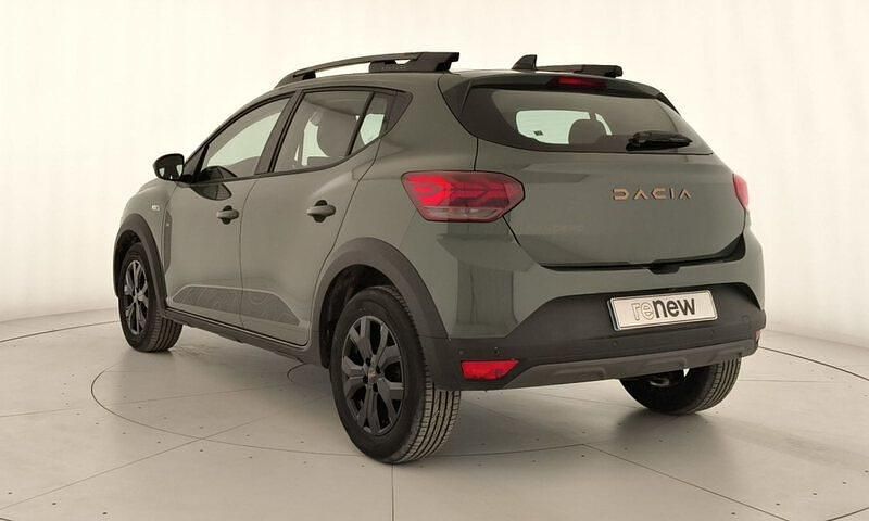 Usado Dacia Sandero Extreme 101 CV (74 kW) 2025 Verde Berlina