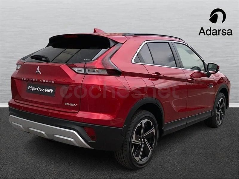 Usado Mitsubishi Eclipse Cross 188 CV (138 kW) 2025 Rojo SUV