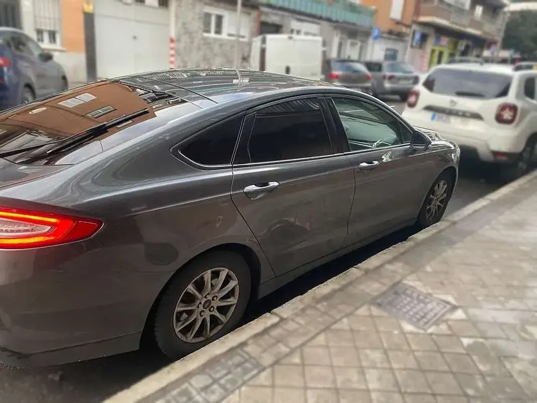 Usado Ford Mondeo Business Edition 116 CV (85 kW) 2019 Gris Berlina