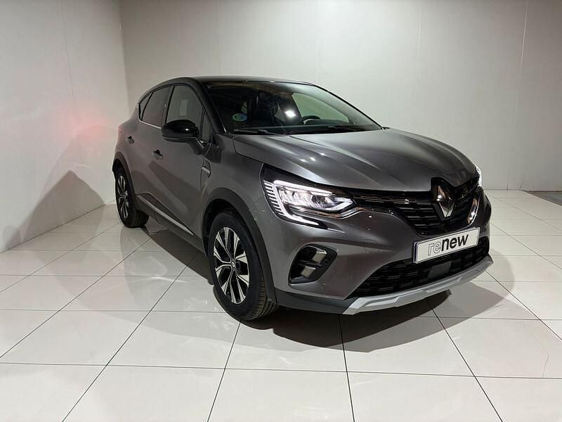 Begagnad Renault Captur Engineered 145 HK (106 kW) 2023 Grå SUV