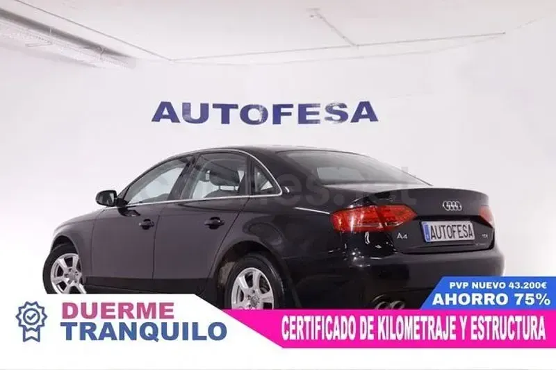 Usado Audi A4 143 CV (105 kW) 2012 Negro Berlina