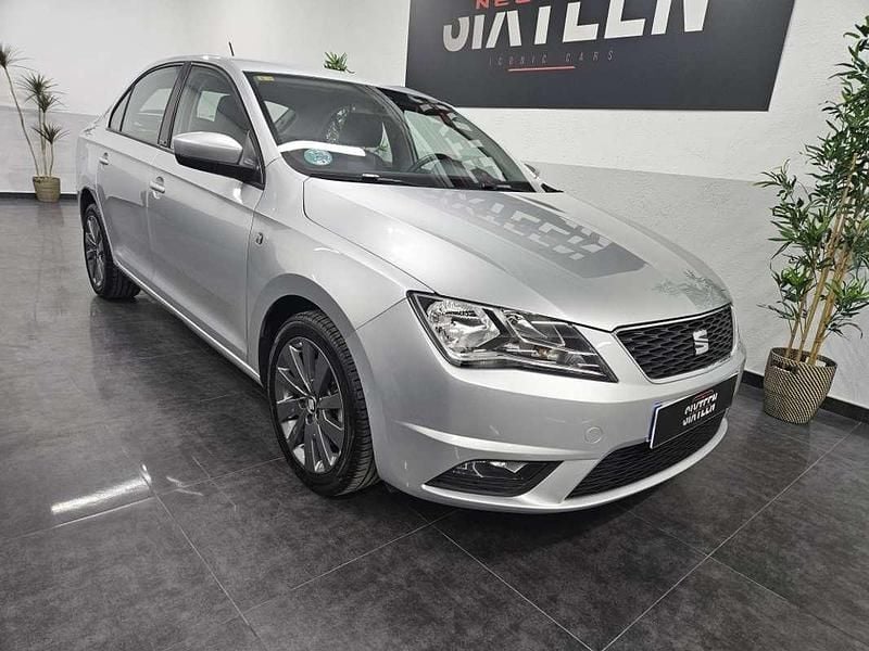 Usado Seat Toledo Reference 105 CV (77 kW) 2015 Gris Utilitario