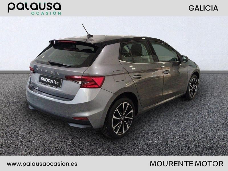 Usado Skoda 110 R Style 110 HP (80 kW) 2022 Cinzento Sedan