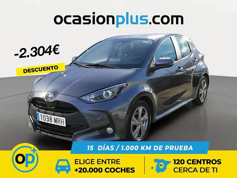 Usado Toyota Yaris Hybrid Active 116 CV (85 kW) 2024 Blanco Berlina