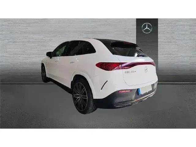 Usado Mercedes EQE350 AMG 235 kW (320 CV) 2025 Blanco polar Berlina