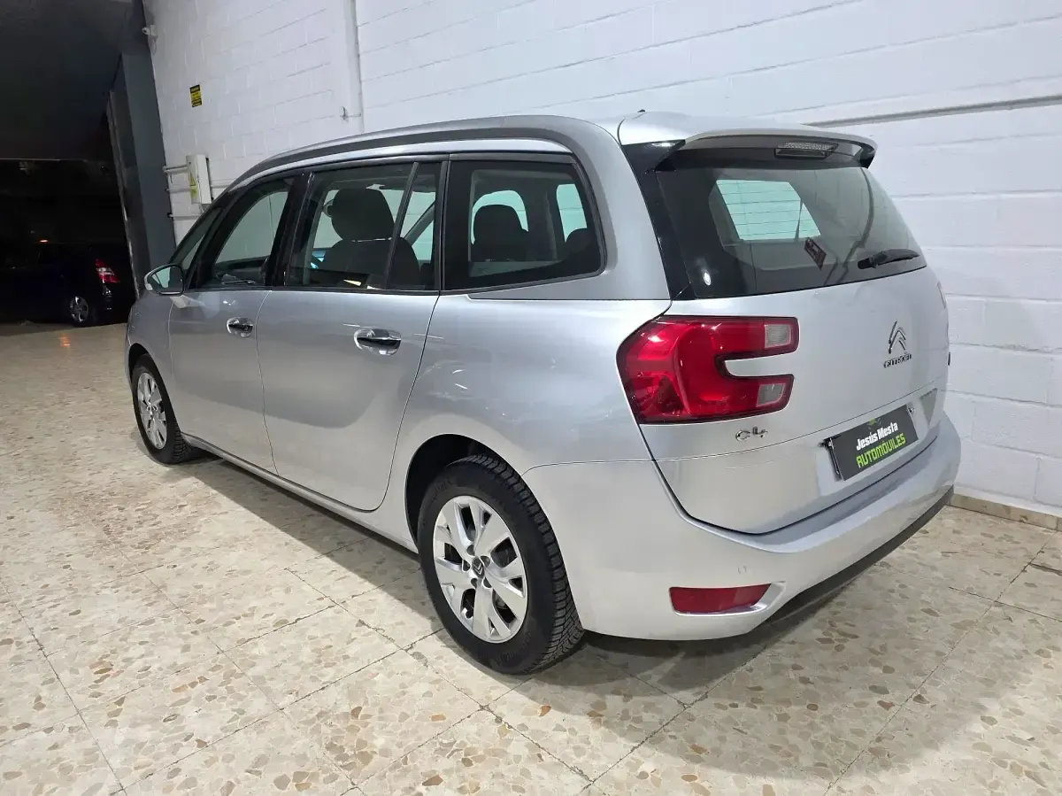 Usado Citroën Grand C4 Picasso Live 120 CV (88 kW) 2016 Gris Monovolumen