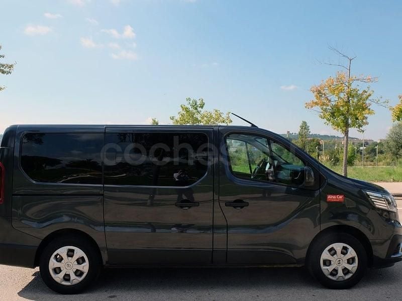 Usado Renault Trafic Equilibre 150 CV (110 kW) 2023 Gris / plata Monovolumen