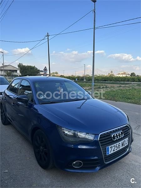 Azul Usado 2014 Audi A1 Sportback Attraction Utilitario | 10.100 € (Precio justo) - Imagen 1/4