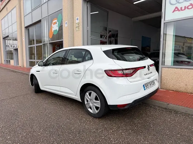 Usado Renault Mégane IV Business 95 CV (69 kW) 2019 Blanco Berlina