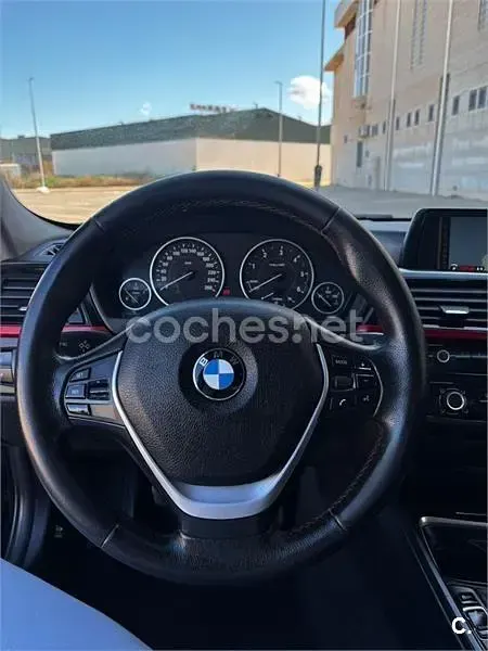 Usado BMW 318 143 CV (105 kW) 2013 Negro Berlina