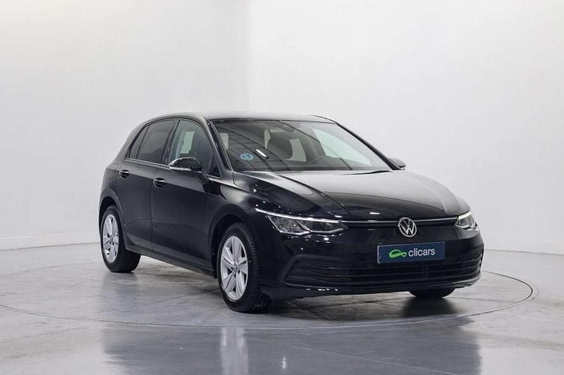 Usado VW Golf VIII Life 116 CV (85 kW) 2021 Negro Utilitario