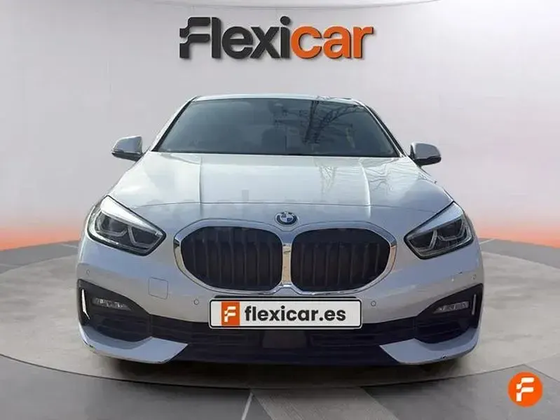 Usado BMW 118 140 CV (102 kW) 2020 Blanco Berlina