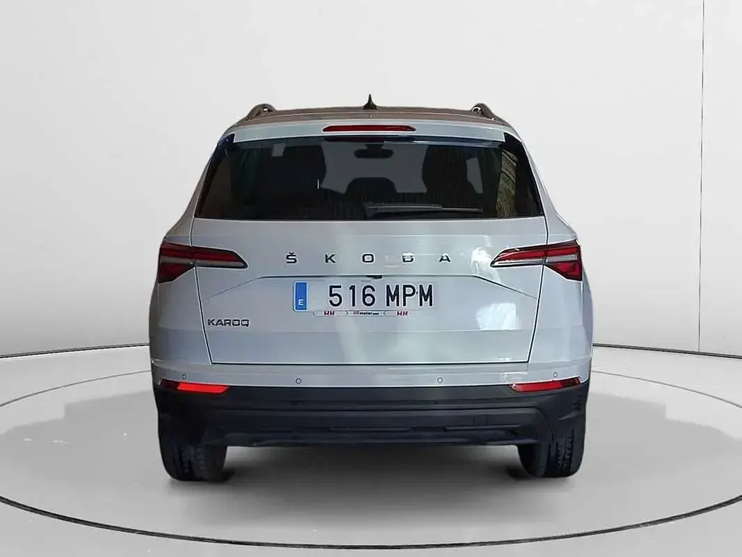Usado Skoda Karoq Selection 116 CV (85 kW) 2024 Blanco SUV