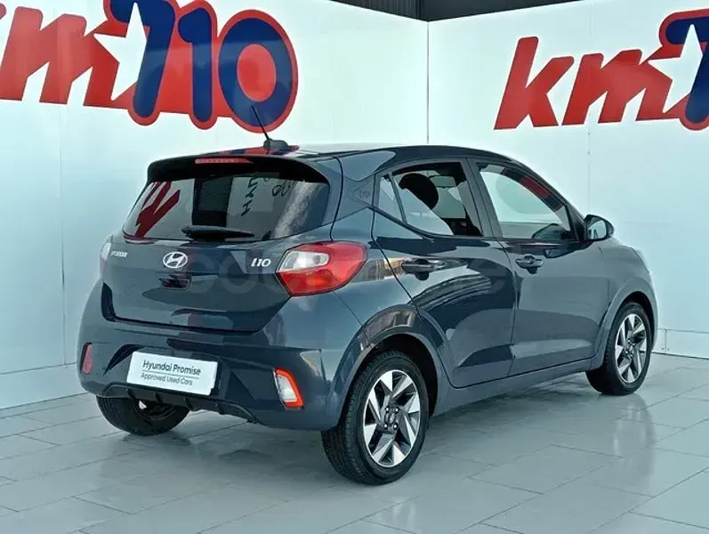 Usado Hyundai i10 67 CV (49 kW) 2023 Gris / plata Utilitario